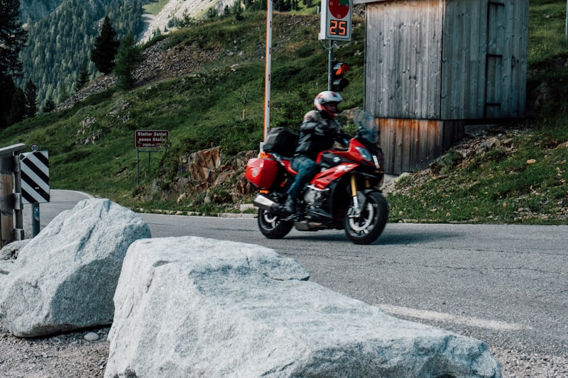 Cómo Elegir tu Primera Moto en Colombia en 2026: Guía Completa para Principiantes